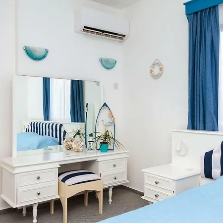 Beach Aloha Apartment Larnaca
